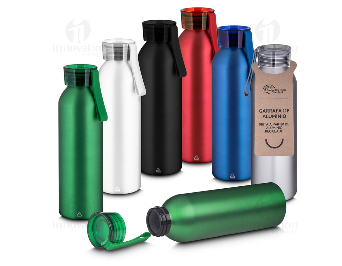 Garrafa térmica de aço inoxidável com copo de 500ml, ideal para armazenar líquidos quentes ou frios. Fabricada com material resistente e durável, perfeita para manter a temperatura de bebidas como água, chá ou café. Design prático e moderno, com tampa que garante a vedação adequada, proporcionando praticidade e conveniência. Ideal para uso em viagens, academias, escritórios e outras atividades do dia a dia.