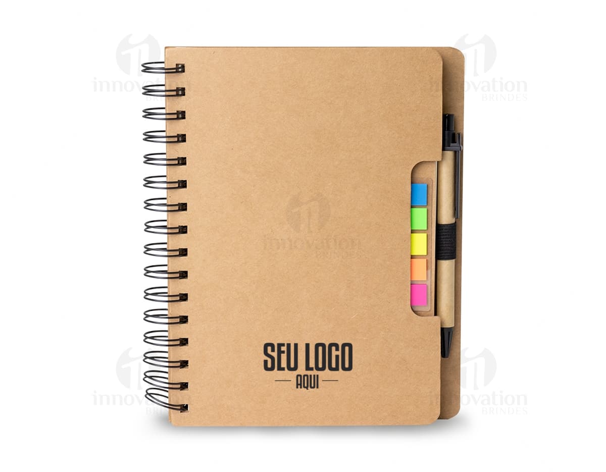 Caderneta com autoadesivos e caneta, perfeita para lembrar de todos os seus compromissos e tarefas! Ideal para anotar lembretes, recados e importantes notas de negócios. Tenha sempre à mão esse prático e útil bloco de notas, com capa em papel resistente e espiral encadernada. Suas páginas em branco estão prontas para receber suas ideias e pensamentos. Acompanha uma caneta para você não perder nada. Organize-se com estilo e praticidade!