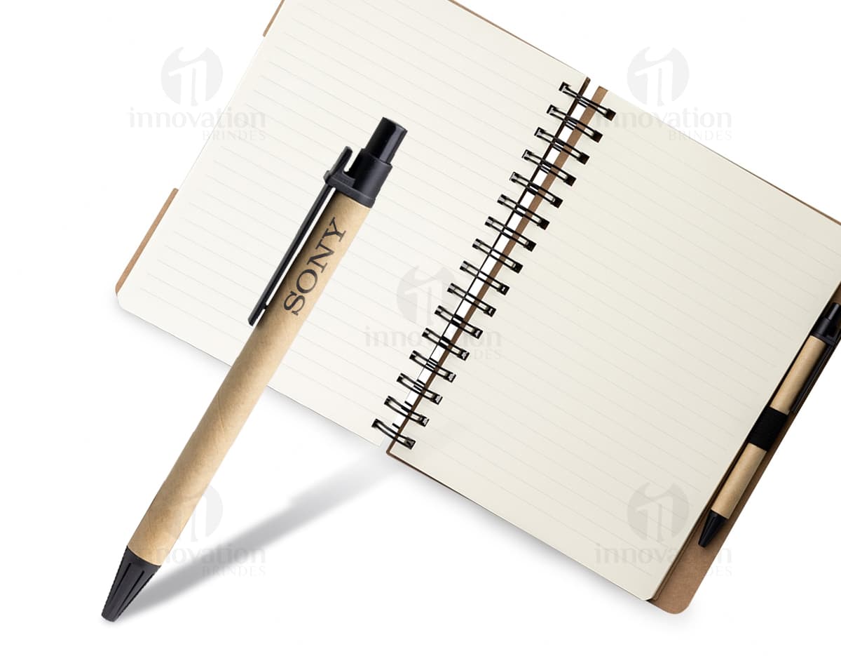Caderneta com autoadesivos e caneta: o parceiro ideal para anotar suas ideias! Com páginas em branco e uma caneta inclusa, esta caderneta é perfeita para organização no trabalho, na escola ou em casa. Aproveite para criar suas listas, escrever lembretes e manter suas tarefas em dia. Prático e versátil, este conjunto é essencial para quem busca facilidade e praticidade no dia a dia. Adquira já a sua!