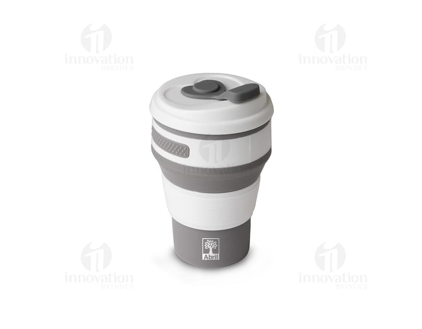 Copo retrátil de silicone de 350ml em um conjunto de objetos metálicos e plásticos, incluindo latas, garrafas, barris e recipientes de metal. A imagem mostra uma variedade de recipientes de armazenamento e objetos coloridos e brilhantes, representando indústria, finanças e sucesso.