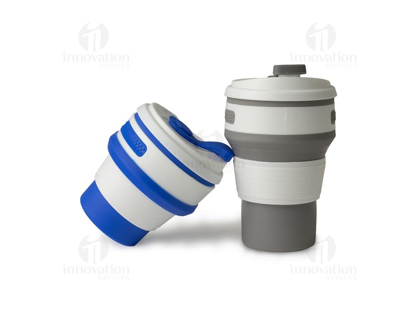 Copo retrátil de silicone de 350ml em um conjunto de objetos metálicos e plásticos, incluindo latas, garrafas, barris e recipientes de metal. A imagem mostra uma variedade de recipientes de armazenamento e objetos coloridos e brilhantes, representando indústria, finanças e sucesso.