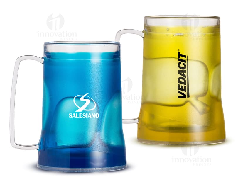 Caneca Gel 400ml - Mantenha suas bebidas geladas por mais tempo com esta caneca de 400ml. Perfeita para curtir um café gelado ou uma cerveja refrescante. Ideal para o café da manhã ou um happy hour. Feita em cerâmica, de alta qualidade e durabilidade. Aproveite!