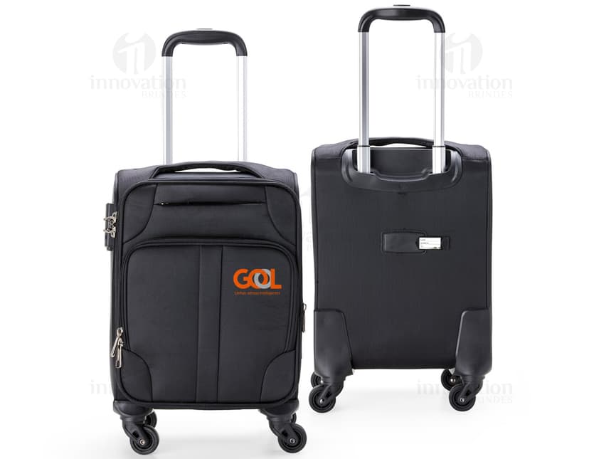 Mala de Bordo 30 Litros em design moderno e resistente, feita de couro e metal. Possui alça e rodinhas para facilitar o transporte. Ideal para viagens de negócios e armazenamento de equipamentos eletrônicos.