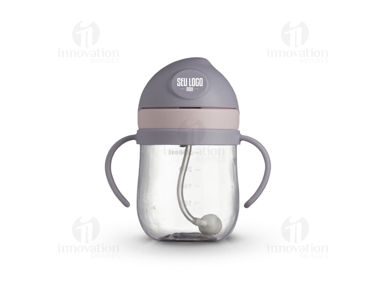 Copo de Transição Infantil 350ml em plástico amarelo transparente, com design clean e seguro para crianças, ideal para líquidos como chá, café ou suco.