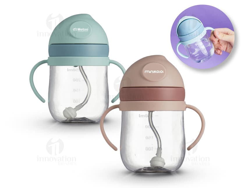Copo de Transição Infantil 350ml em plástico amarelo transparente, com design clean e seguro para crianças, ideal para líquidos como chá, café ou suco.