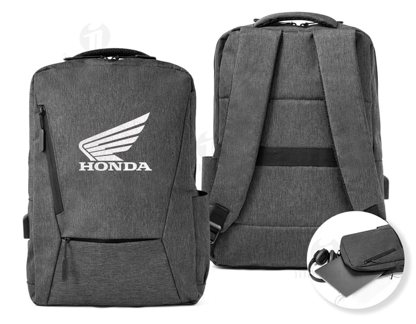 Mochila para notebook 15.6" em 900D preta de couro, com fecho em metal prateado, alça de mão e alças ajustáveis para as costas. Perfeita para guardar e transportar seu dispositivo tecnológico com segurança e estilo. Ideal para viagens de negócios ou uso diário no escritório.
