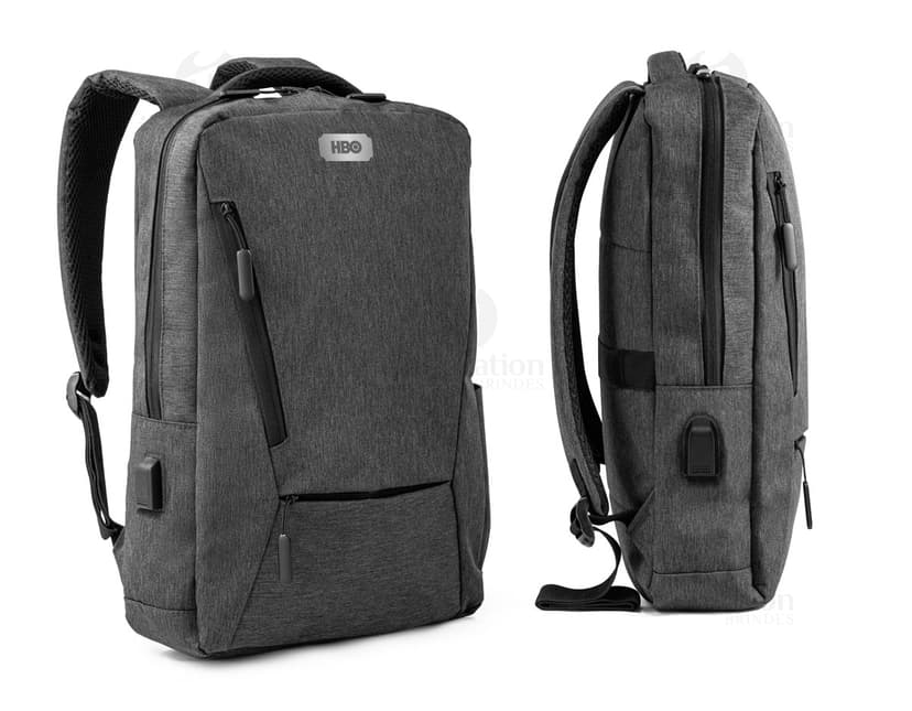 Mochila para notebook 15.6" em 900D preta de couro, com fecho em metal prateado, alça de mão e alças ajustáveis para as costas. Perfeita para guardar e transportar seu dispositivo tecnológico com segurança e estilo. Ideal para viagens de negócios ou uso diário no escritório.