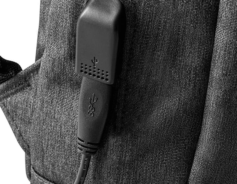 Mochila para notebook 15.6" em 900D preta de couro, com fecho em metal prateado, alça de mão e alças ajustáveis para as costas. Perfeita para guardar e transportar seu dispositivo tecnológico com segurança e estilo. Ideal para viagens de negócios ou uso diário no escritório.