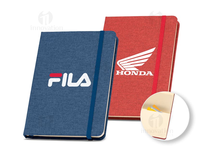 Caderno A5 com capa dura de poliéster reciclado, em uma imagem contendo notebook, wallet, paper, case, book, container, office, business, document, diary, pad, leather, empty, note, note, letter, education, information, writing, text, message, black, old, brown, binder, personal, retro, money, data, reminder, purse, texture, number, finance, shopping, clean, currency, textbook, list, closed, design, vintage, technology, color, computer, notepad, post, card, meeting, security, plastic, cash, memory, passport, hardcover, organizer, disk, notes, old fashioned, key, dollar, backgrounds.