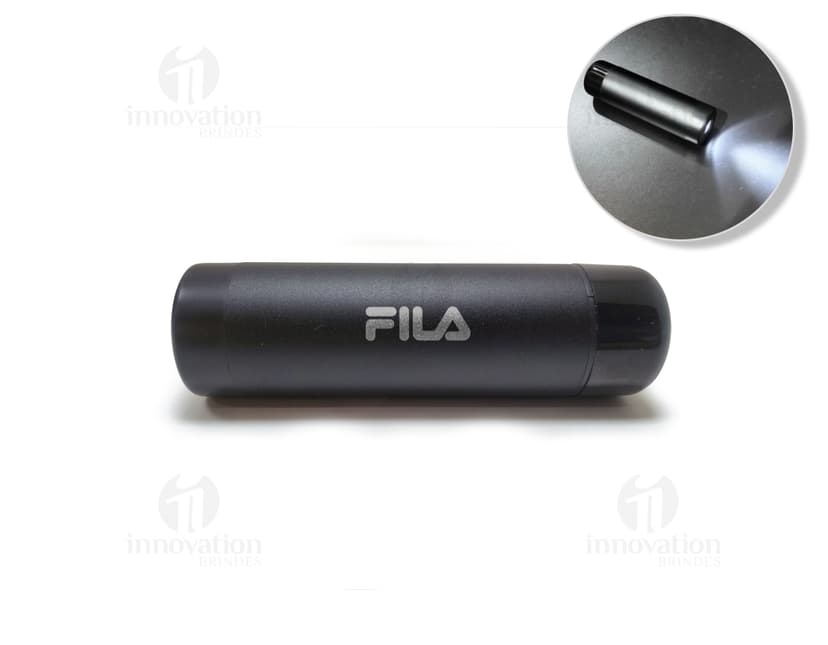 Power Bank 4.000mAh com Lanterna preto, moderno, sistema de áudio, dispositivo eletrônico, equipamento de tecnologia, objeto em metal, 3D, brilhante, compacto e potente para carregar seu aparelho enquanto ouve música.
