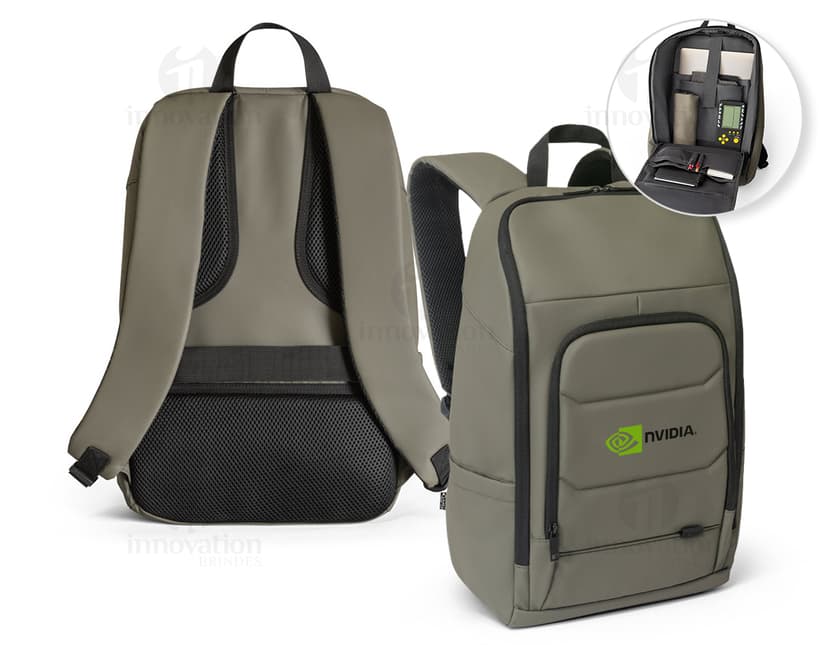 Mochila para notebook em tecido 600D preto, com alças ajustáveis, compartimento acolchoado para notebook e bolsos frontais.