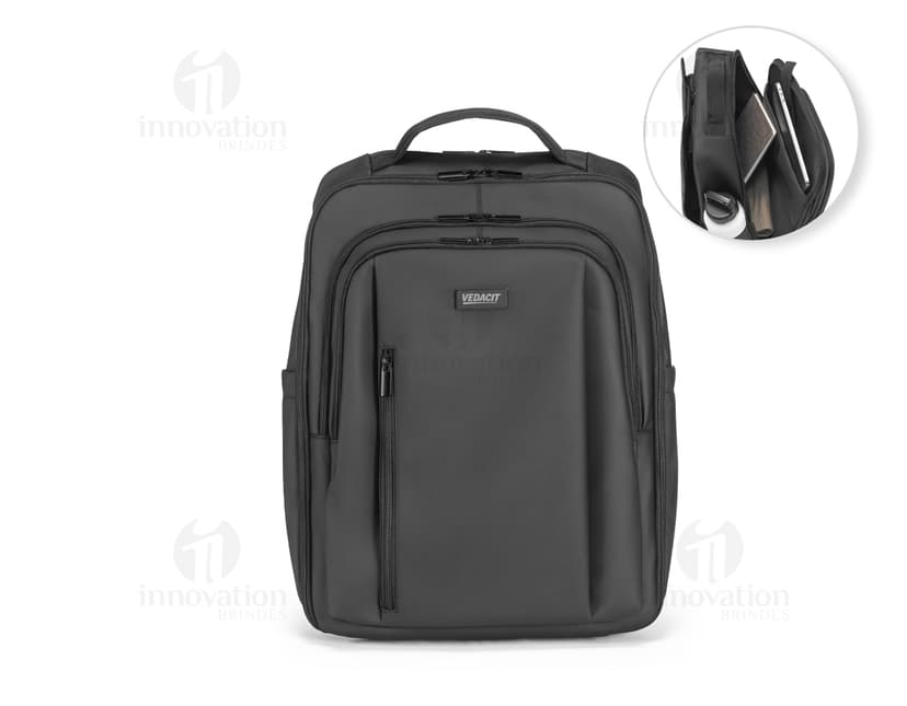Mochila trolley de couro preto com alça de metal e zíper. Ideal para viagens de negócios e armazenamento de equipamentos tecnológicos e dinheiro. Estilo moderno e elegante.