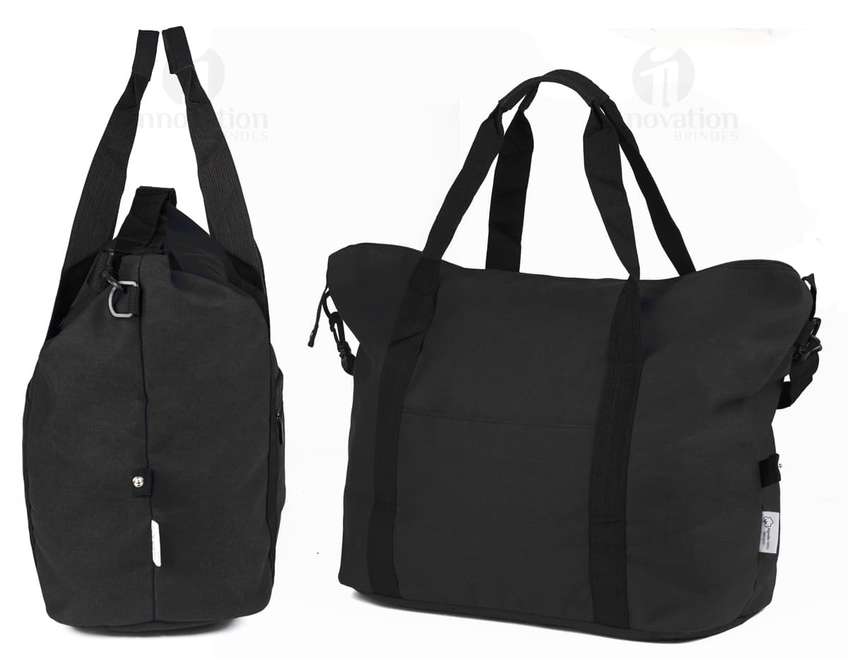 Mala esportiva de couro preto elegante e moderna com alça única, fecho de zíper, bolsos e detalhes em nylon. Ideal para quem busca praticidade e estilo na hora de praticar esportes ou viajar.