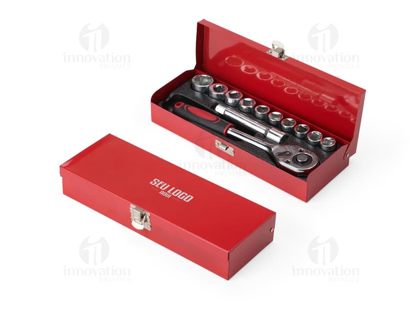 Kit de ferramentas 12 peças com diversas ferramentas e equipamentos como parafusadeira, alicate, chave de fenda, martelo, entre outros. Objeto em 3D com caixa de armazenamento em plástico preto. Ideal para uso em casa, escritório ou construção.