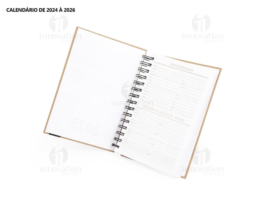 Notebook de papel em branco, vazio para anotações, com design de agenda diária 2025. Objeto de escritório, material de papelaria antigo e vintage, com textura listrada, espaço para escrever e desenhar. Perfeito para estudos, trabalho e lembretes.