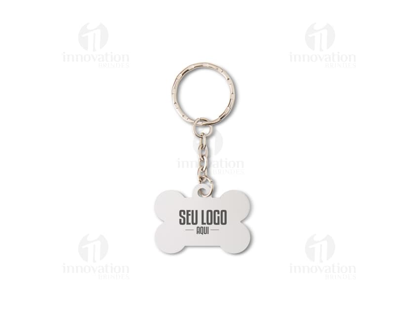Chaveiro de metal decorado com correntes, algema, cadeado, chave e outros elementos em metal preciosos, como ouro e prata. O design é elegante e luxuoso, com detalhes em formato de coração e gemas. Um acessório fashion e simbólico, que remete a segurança, justiça e romance. Ideal para presentear e demonstrar amor e estilo.