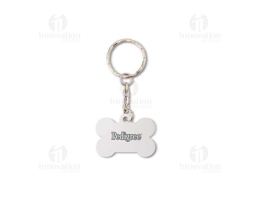 Chaveiro de metal decorado com correntes, algema, cadeado, chave e outros elementos em metal preciosos, como ouro e prata. O design é elegante e luxuoso, com detalhes em formato de coração e gemas. Um acessório fashion e simbólico, que remete a segurança, justiça e romance. Ideal para presentear e demonstrar amor e estilo.