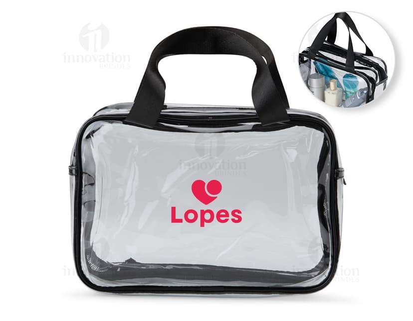 Nécessaire PVC em tom azul marinho com fecho em zíper e etiqueta de marca transparente.