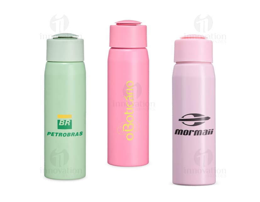 Garrafa de alumínio de 600ml na cor prata, com tampa de rosca e design elegante.