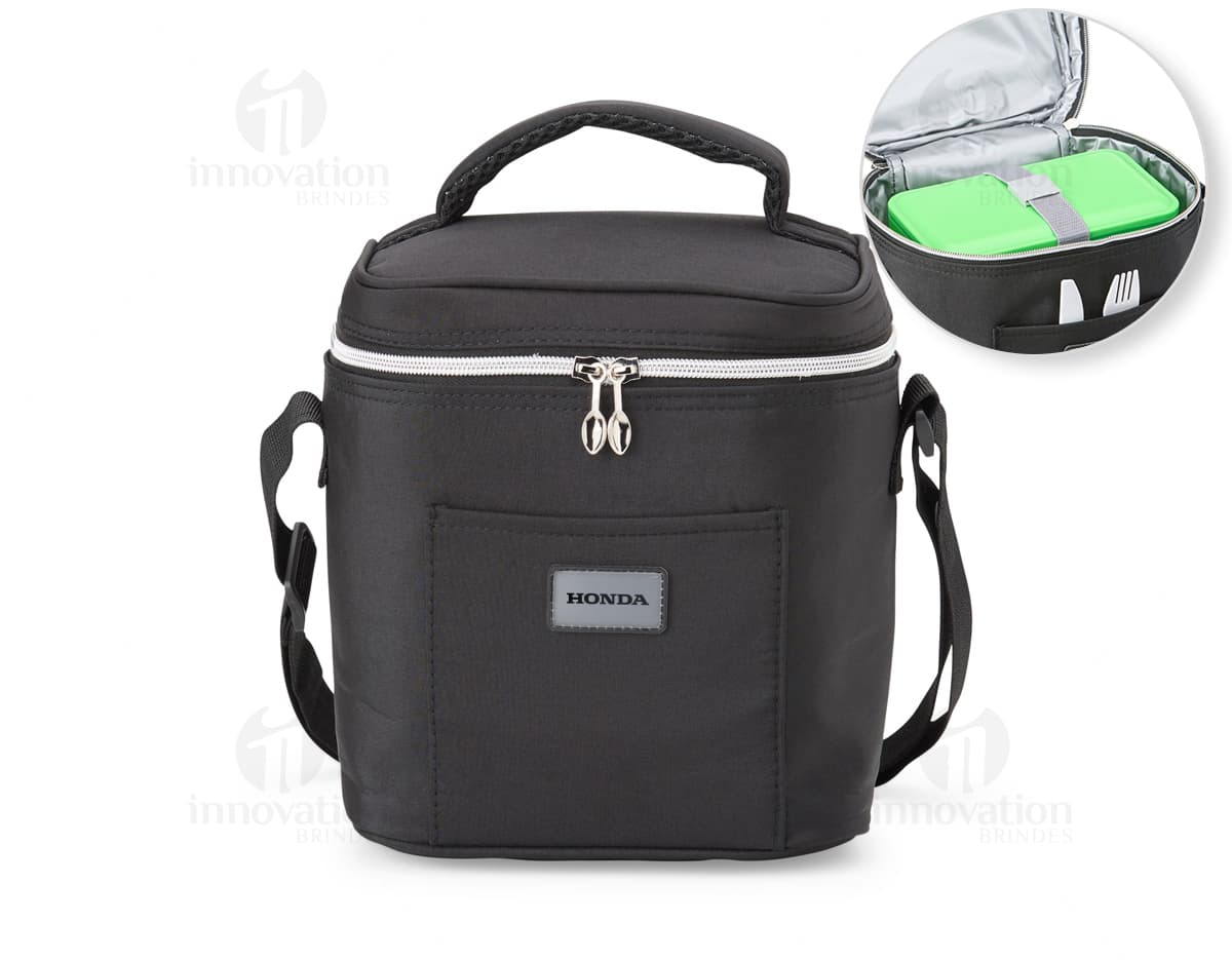 Bolsa Térmica 7 Litros para transporte de alimentos e bebidas, com alça ajustável e fecho em zíper. Disponível na cor azul marinho.