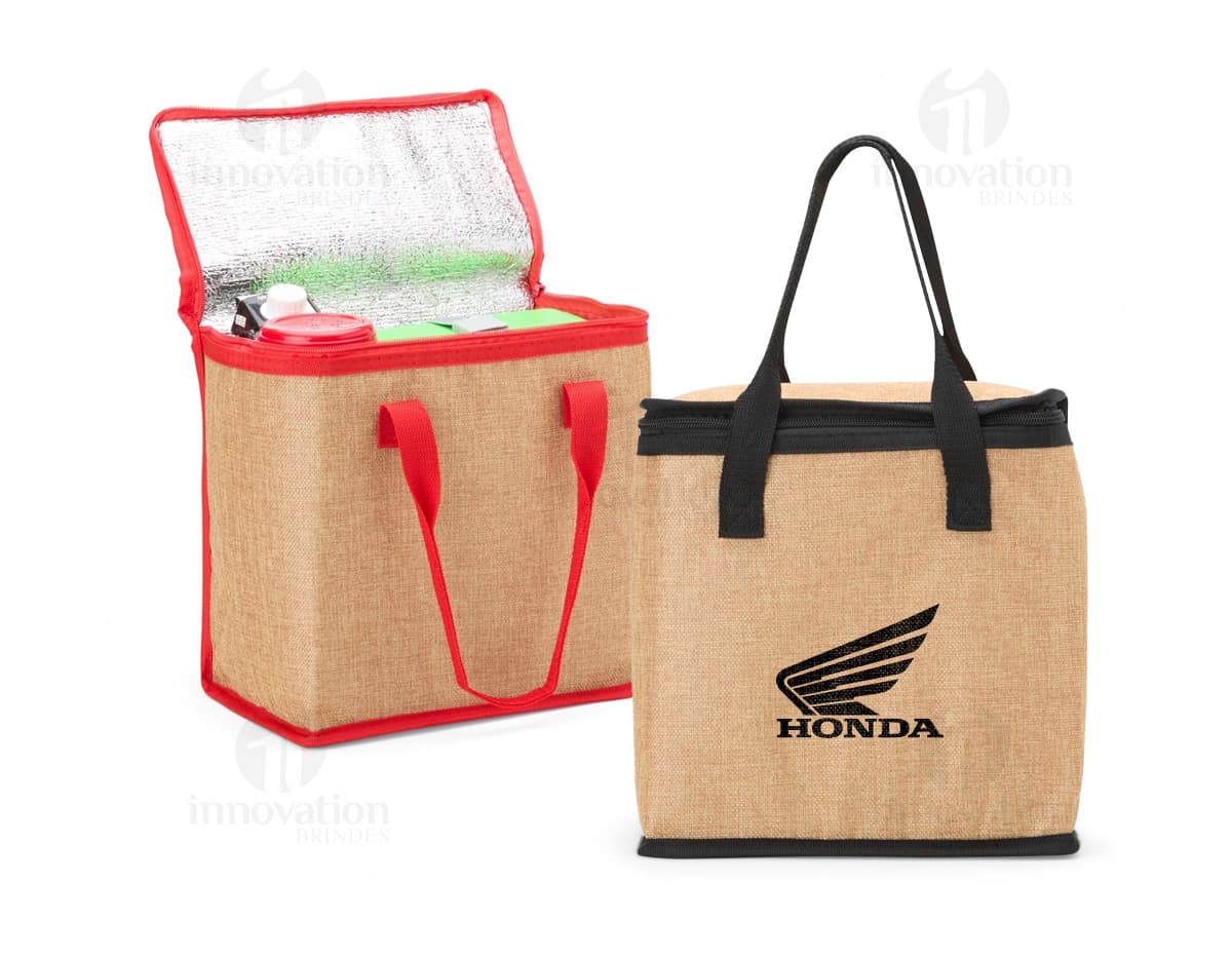 Bolsa térmica de 17 litros em papelão marrom, vazia e aberta. O objeto é ideal para transportar alimentos e manter a temperatura. Embalagem resistente e prática para uso em casa, viagens ou passeios.