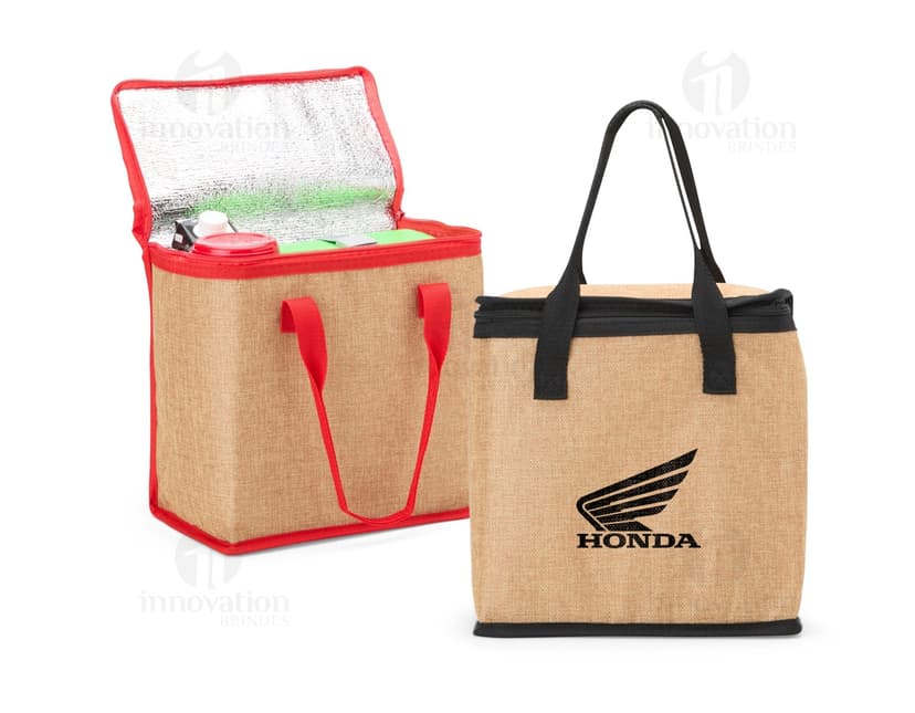 Bolsa térmica de 17 litros em papelão marrom, vazia e aberta. O objeto é ideal para transportar alimentos e manter a temperatura. Embalagem resistente e prática para uso em casa, viagens ou passeios.