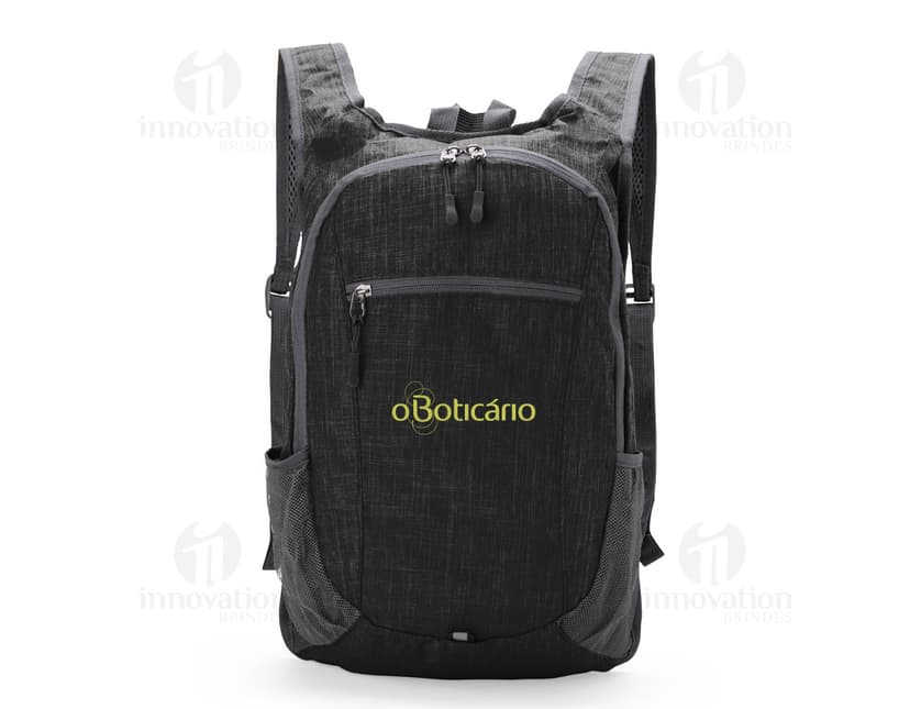 Mochila Oxford Dobrável 16 Litros em cor preta, feita de material resistente e leve, com capacidade para armazenar até 16 litros de objetos. Ideal para viagens ou uso diário.