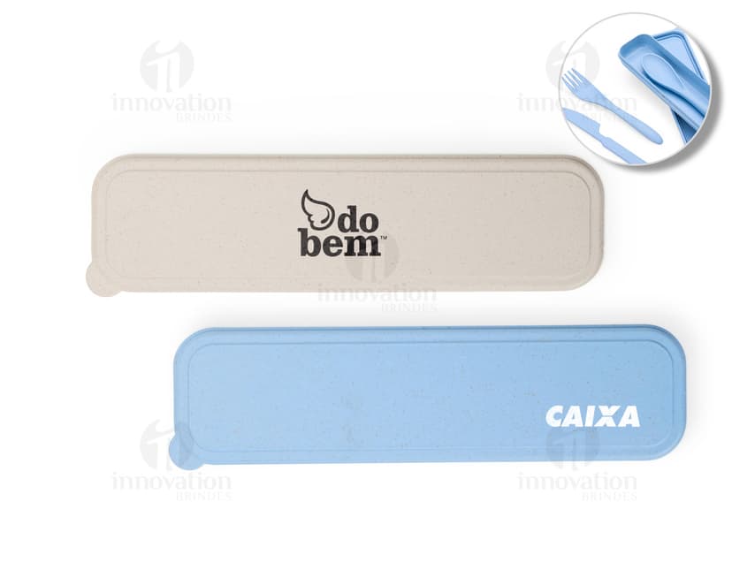 Kit Talheres 3 Peças em aço inoxidável na cor prata. O conjunto inclui uma faca, garfo e colher com cabo elegante e design moderno.