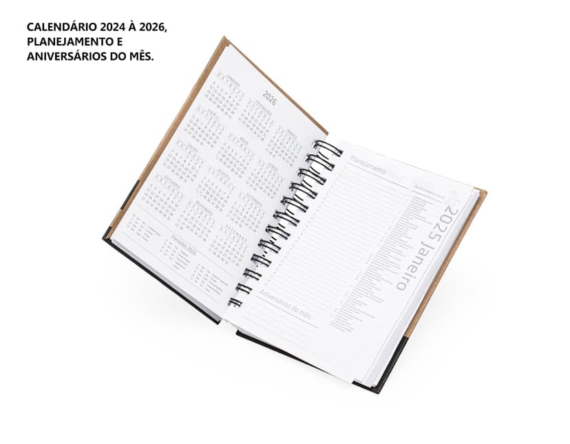 Agenda Diária 2025 com capa dura preta e páginas em papel reciclado, vista de cima em um fundo branco.