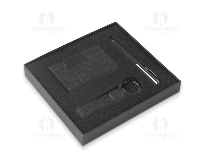 Equipamento de escritório em caixa preta com gravador, tecnologia, dispositivo, dados, armazenamento, computador, negócios, informação, mídia, objeto, plástico, disco, antigo, digital, contêiner, bloco de notas, disquete, caixa, equipamento eletrônico, papel, objetos, livro, educação, memória, dispositivo elétrico, gravação, retrô, vídeo, cópia, cassete, 3D, bateria, ferramenta, metal, obsoleto, áudio, pessoal, pacote, ícone, fita, som, página, documento, câmera, música, sinal, dispositivo de memória, backup, disco, texto, fechado, acessório, indústria, placa, chave, contra, disco magnético, marrom, close-up, aberto, símbolo, escola, arquivo, disco flexível, estojo, bloco, filme, unidade, eletrônico, número, segurança.