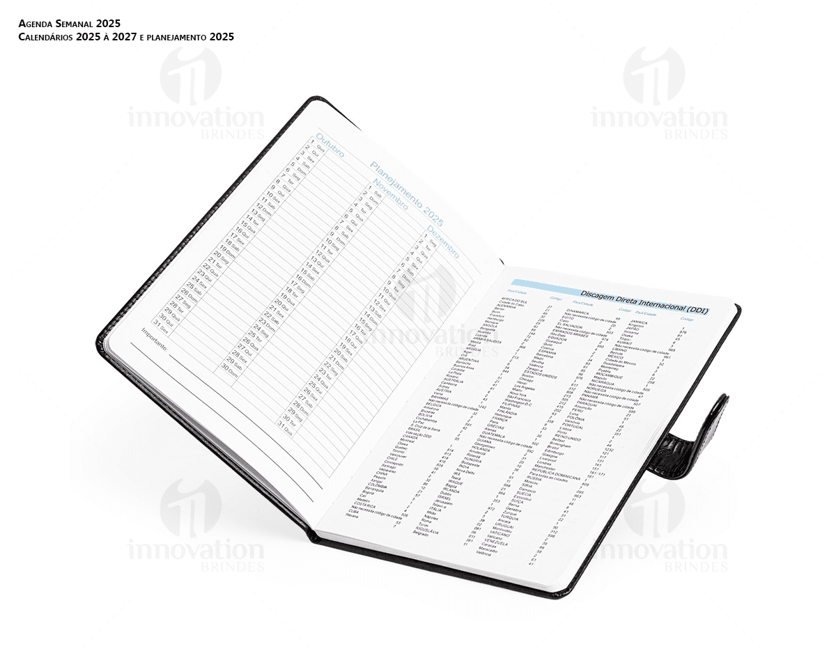 Agenda Semanal 2025 com capa de couro preto e páginas em branco para anotações diárias.