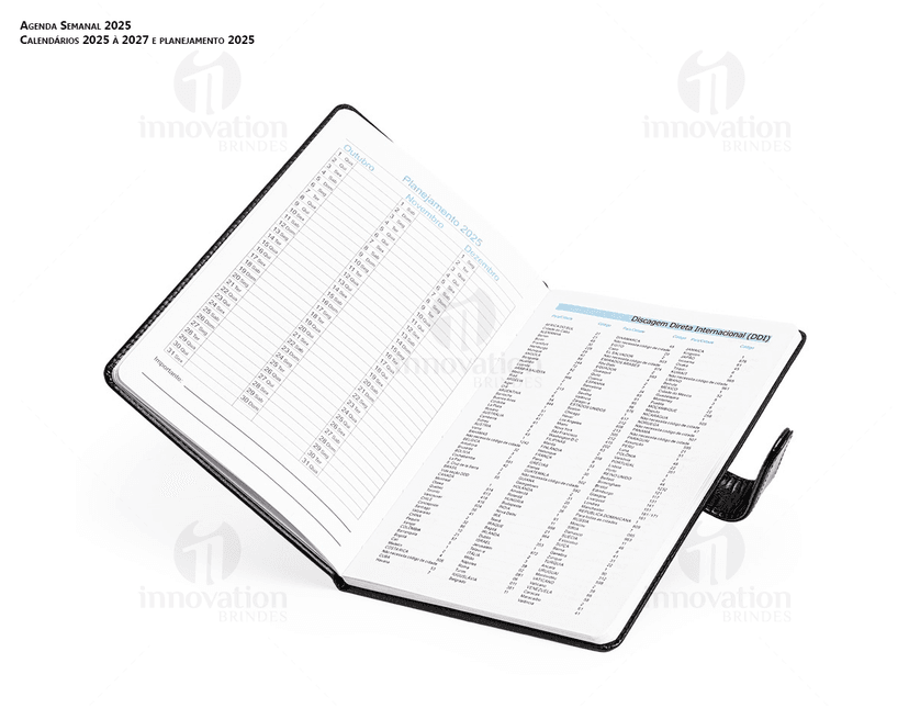 Agenda Semanal 2025 com capa de couro preto e páginas em branco para anotações diárias.