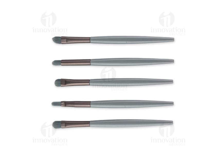 Kit Pincel 5 Peças, composto por cinco pincéis de diferentes tamanhos e formatos. Pincéis de cerdas macias e cabo ergonômico.