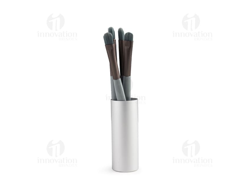 Kit Pincel 5 Peças, composto por cinco pincéis de diferentes tamanhos e formatos. Pincéis de cerdas macias e cabo ergonômico.