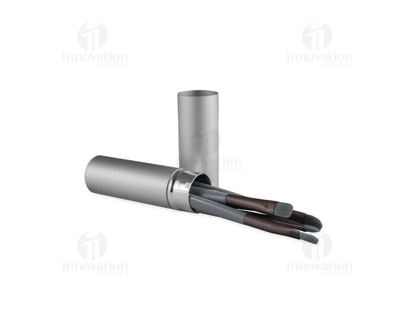 Kit Pincel 5 Peças, composto por cinco pincéis de diferentes tamanhos e formatos. Pincéis de cerdas macias e cabo ergonômico.