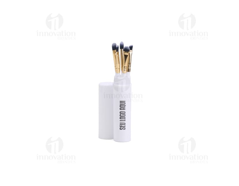 Kit pincel com 5 peças em um fundo branco.