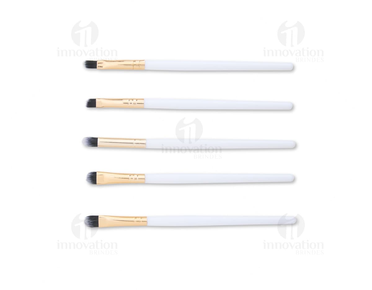 Kit pincel com 5 peças em um fundo branco.
