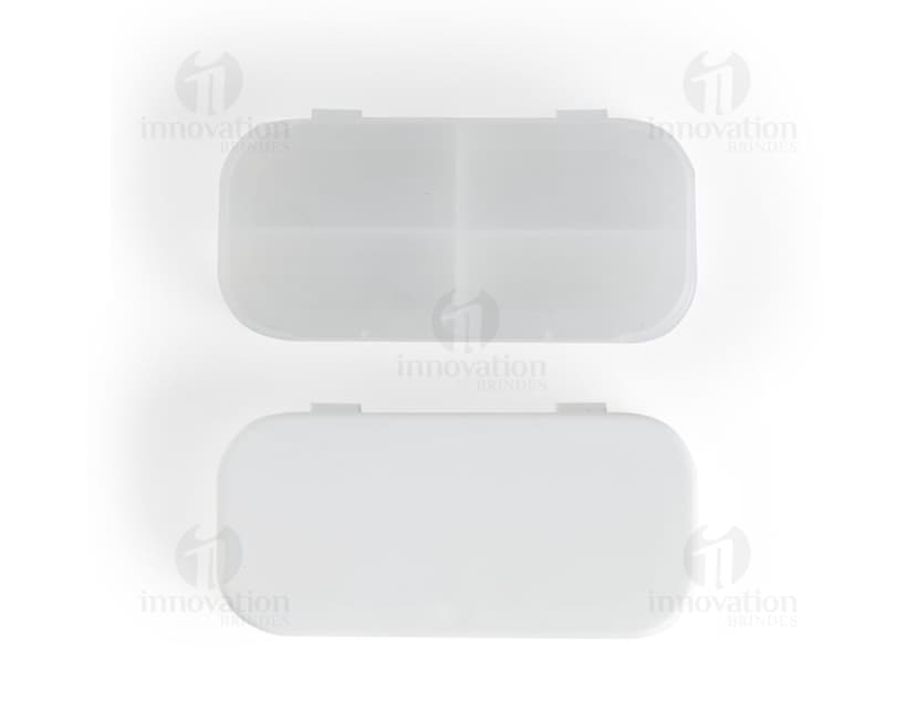 Porta Comprimido de 4 cavidades em plástico moderno e brilhante, com design em forma de dispositivo tecnológico. O objeto possui botões e teclas de entrada, com ícones e símbolos de indicativos. Objeto 3D com conexões e plugue, ideal para guardar e organizar medicamentos.