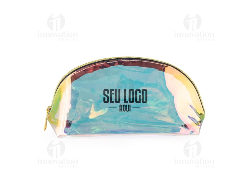 Necessaire de plástico holográfico em formato retangular, com zíper prateado e alça de mão.