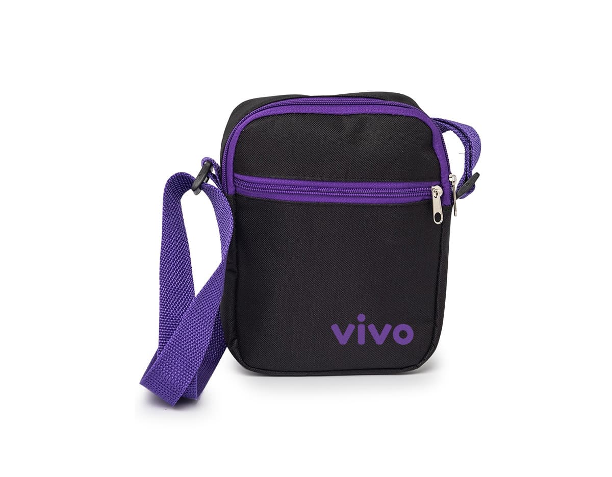 Mochila de ombro preta de couro para viagens de negócios, com alça, fecho de zíper e elegante estilo moderno. Ideal para transportar laptop, dinheiro e acessórios pessoais com segurança e elegância.