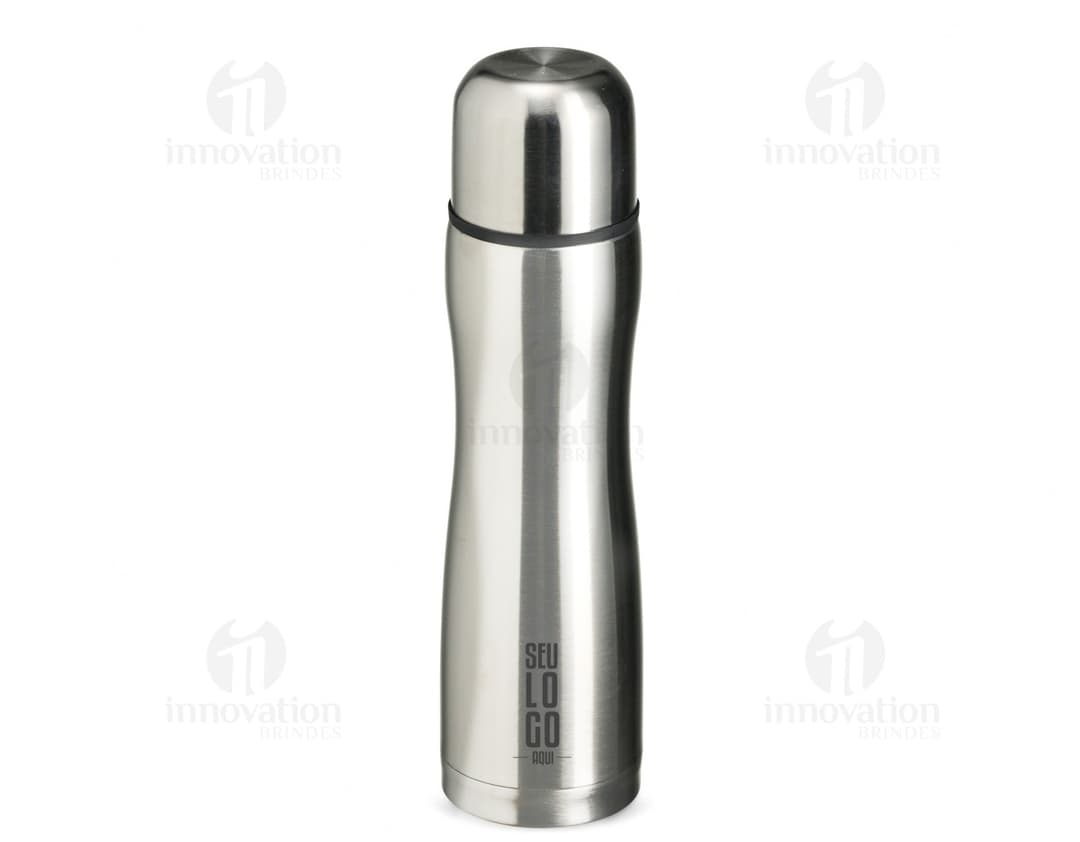 Garrafa térmica de 700ml em aço inoxidável.