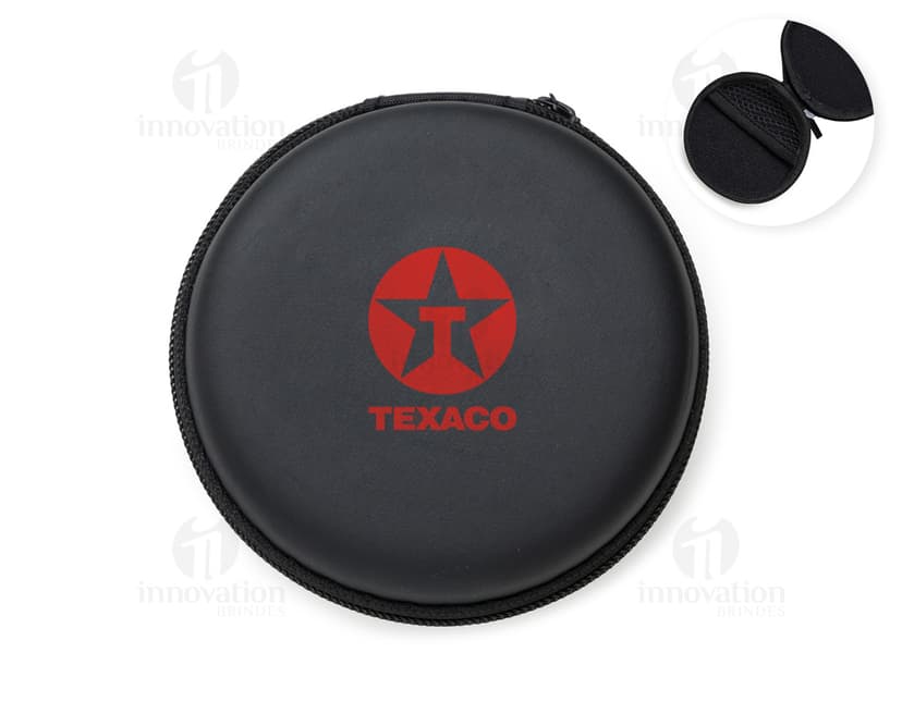 Estojo emborrachado redondo na cor preta, com zíper e espaço interno para armazenar objetos pequenos.