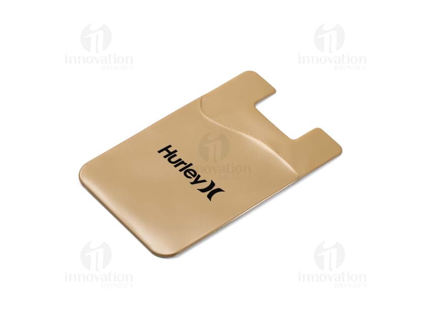 Porta cartões para celular com design minimalista na cor preta, feito em material resistente. Compartimento para até 3 cartões e adesivo para fixação na parte de trás do celular.