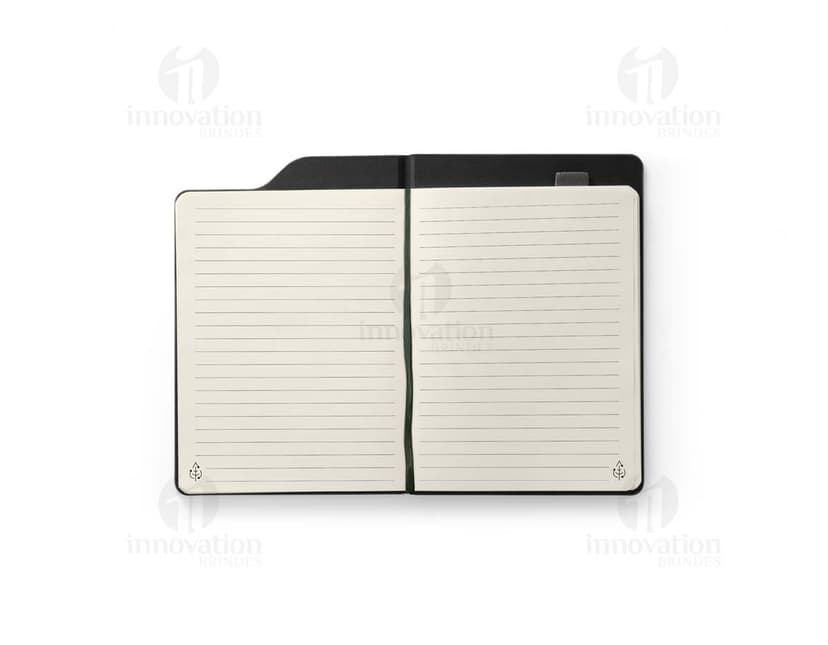 Caderno A5 - LOBATO, capa dura, cor azul com estampa de personagens infantis. Páginas pautadas e marcador de páginas.