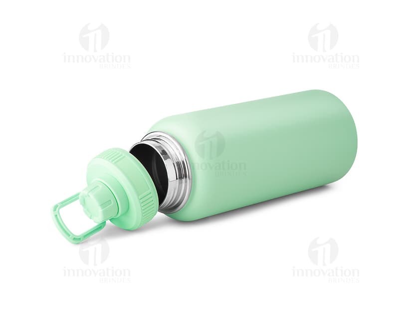Garrafa térmica de 960ml transparente, feita de plástico. Possui tampa e é ideal para transportar líquidos de forma higiênica. Objeto de saúde e cuidados pessoais, com capacidade para água, sucos, chás e outros tipos de bebida.