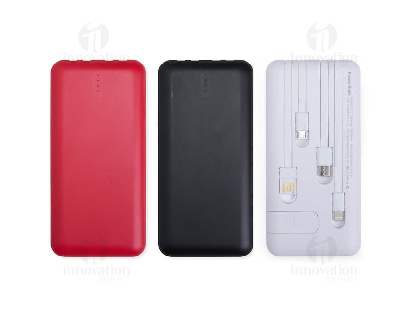 Power Bank 10.000mAh na cor preta, com design slim e acabamento fosco. Acompanha cabo USB para recarga.