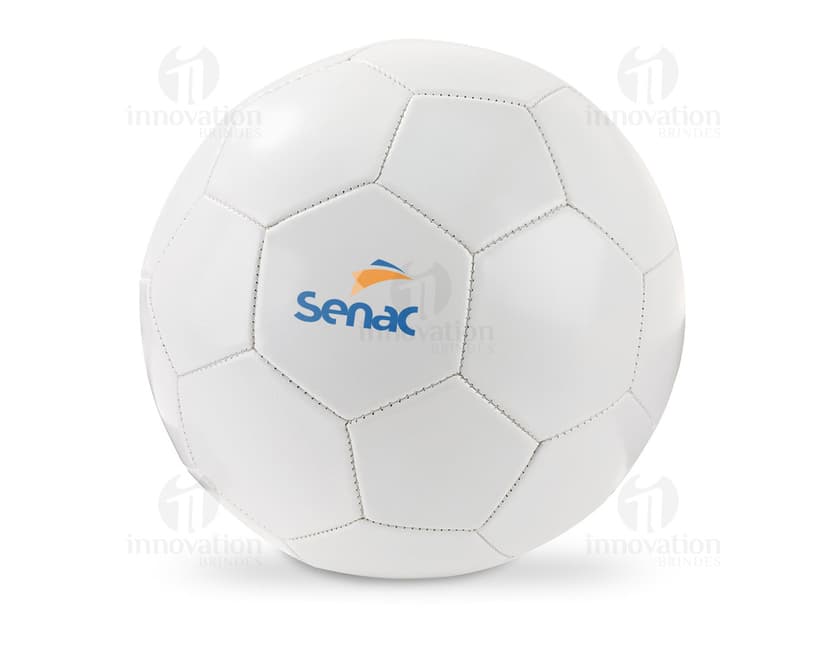 Bola de futebol em PVC branca e preta.