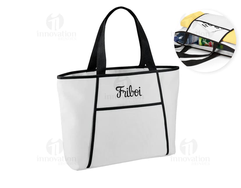 Sacola térmica 9 L preta em design 3D, com alça de metal e plástico. A sacola está vazia e possui um símbolo de carrinho de compras no topo, indicando seu uso em compras. Ideal para manter alimentos frescos durante o transporte.