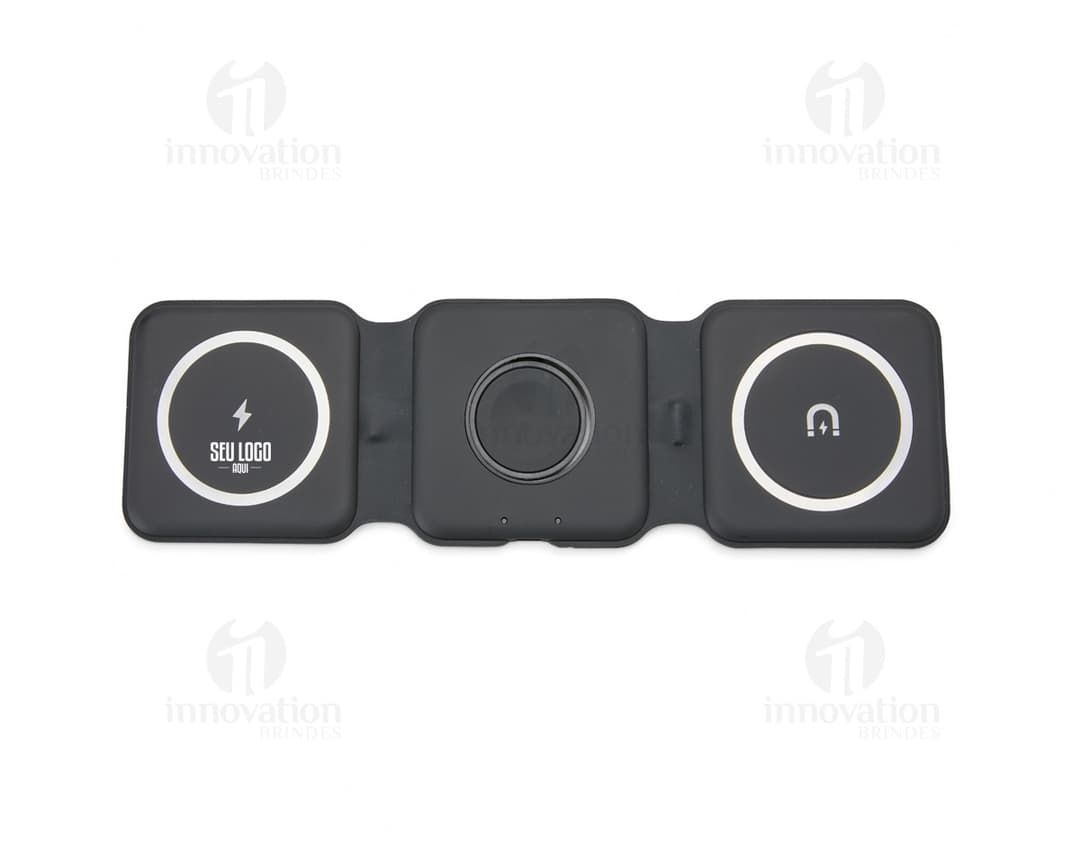 Carregador via Indução 3 em 1 em cor preta, com base para celular e smartwatch integradas.