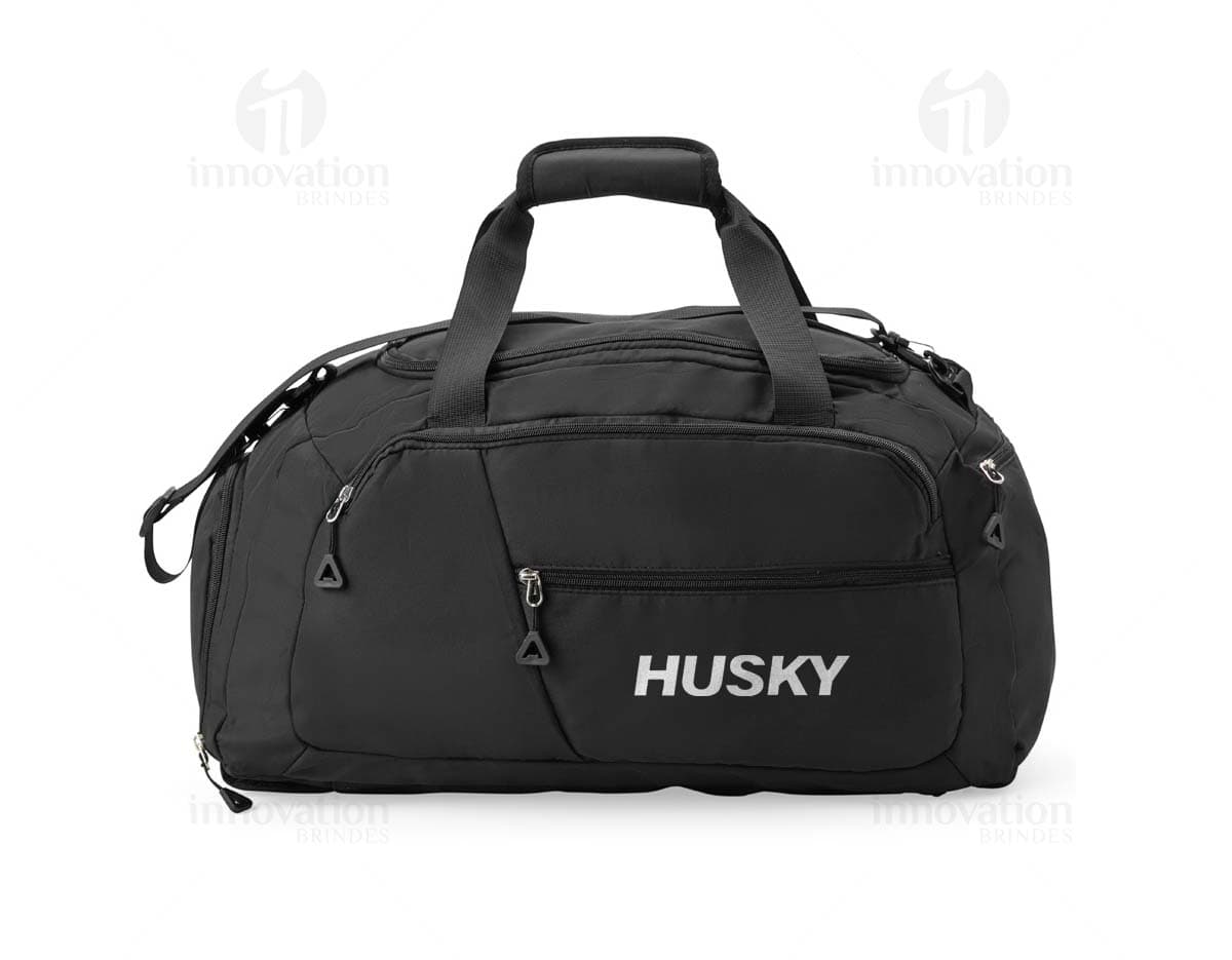 Bolsa Esportiva Oxford 28 Litros na cor preta, com alças ajustáveis, feita em material resistente e com zíperes reforçados.